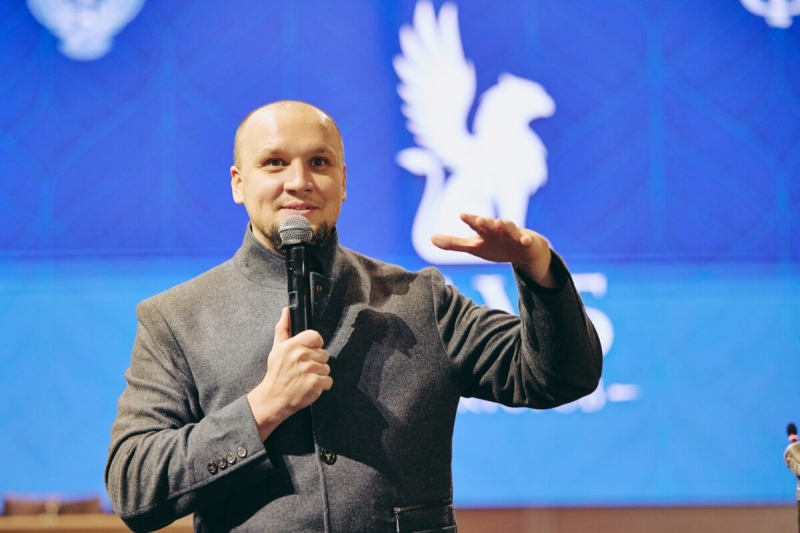 Здесь слышен голос директора