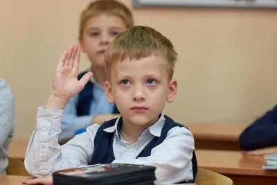 Инструмент воспитания и мотивации: школьные учителя и профессора вузов высказались об оценках за поведение